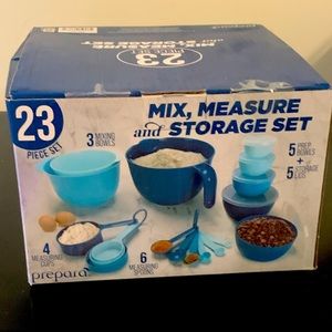 22 piece mix measure and storage set.